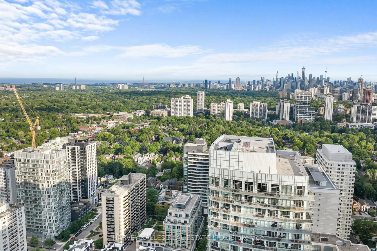 98, Lillian, Mount Pleasant West, Toronto