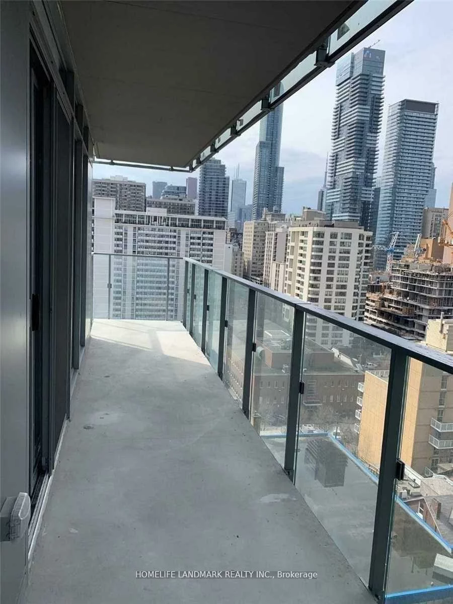 50, Wellesley, Church-Yonge Corridor, Toronto