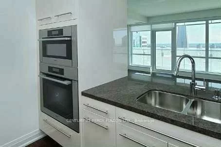 80, John, Waterfront Communities C1, Toronto