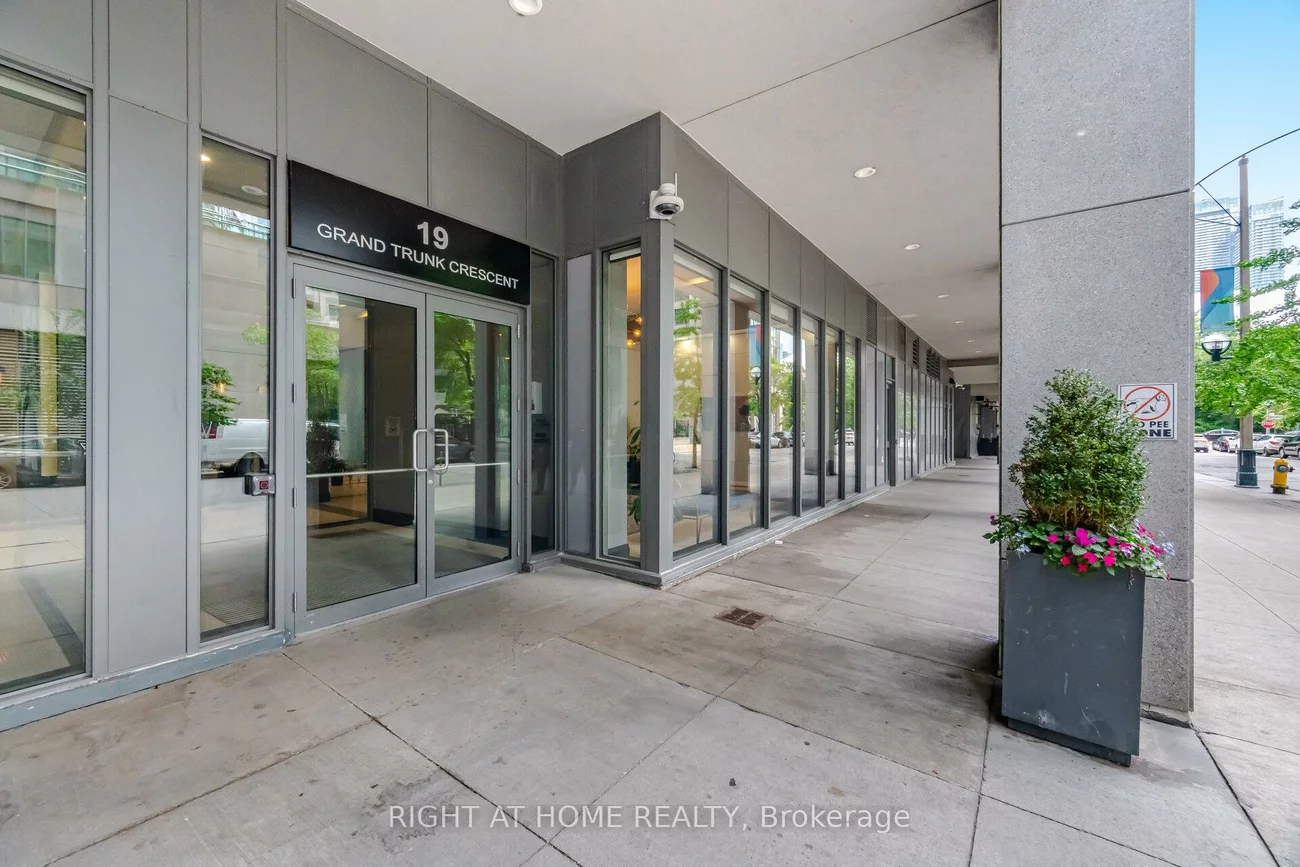 19, Grand Trunk, Waterfront Communities C1, Toronto