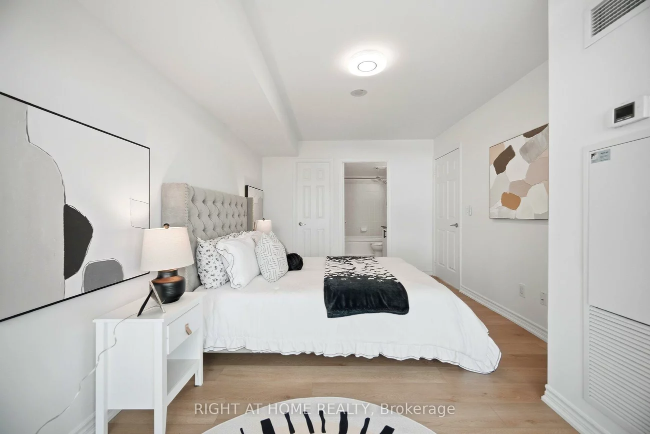 19, Grand Trunk, Waterfront Communities C1, Toronto