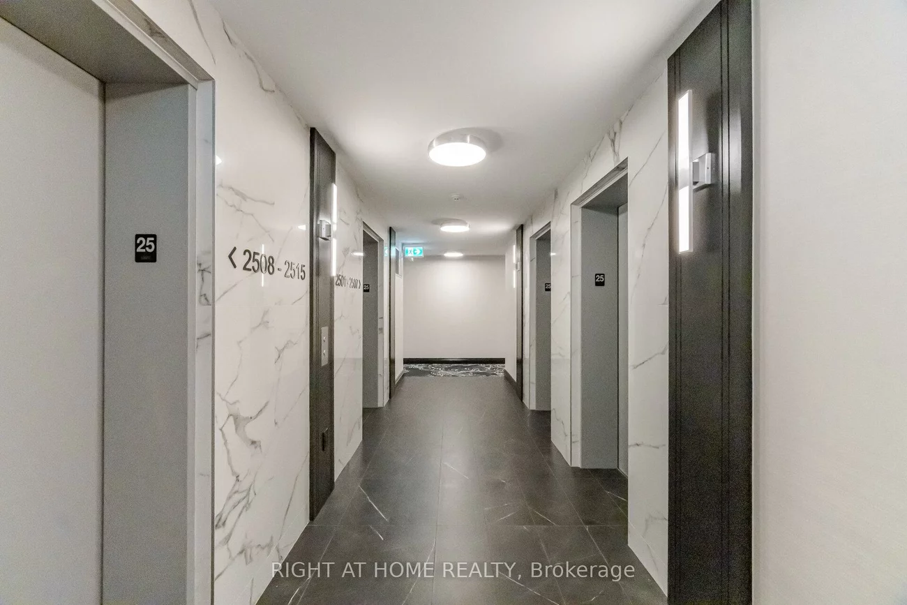 19, Grand Trunk, Waterfront Communities C1, Toronto