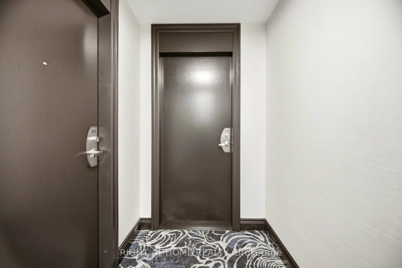 19, Grand Trunk, Waterfront Communities C1, Toronto
