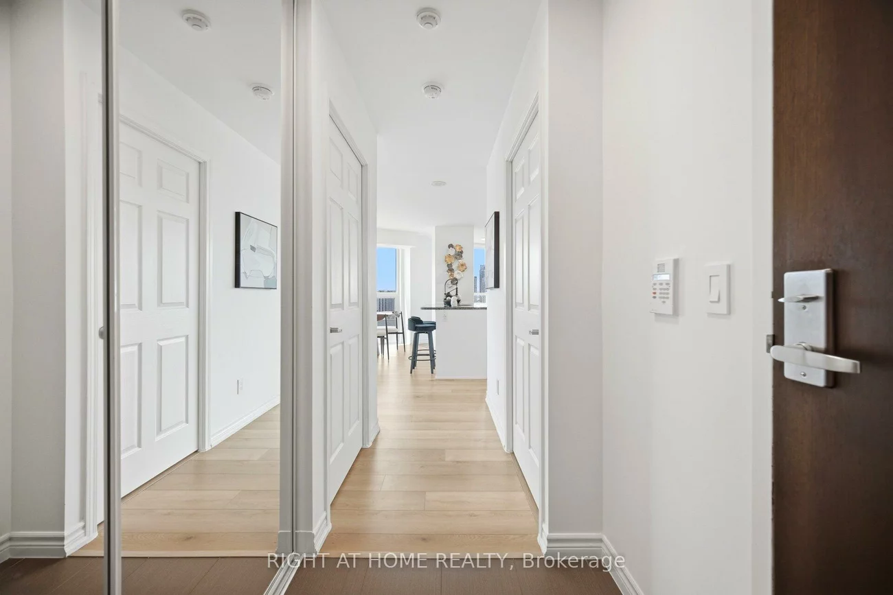 19, Grand Trunk, Waterfront Communities C1, Toronto