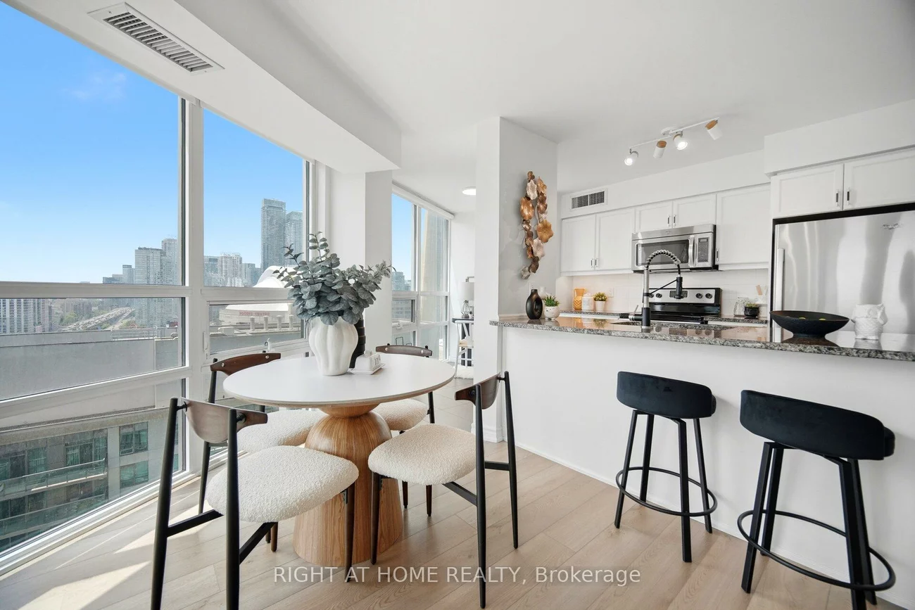 19, Grand Trunk, Waterfront Communities C1, Toronto