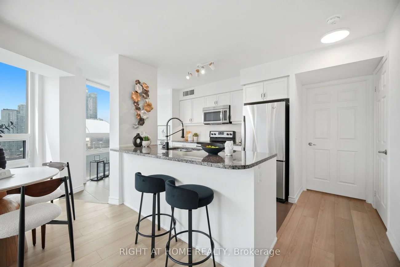 19, Grand Trunk, Waterfront Communities C1, Toronto