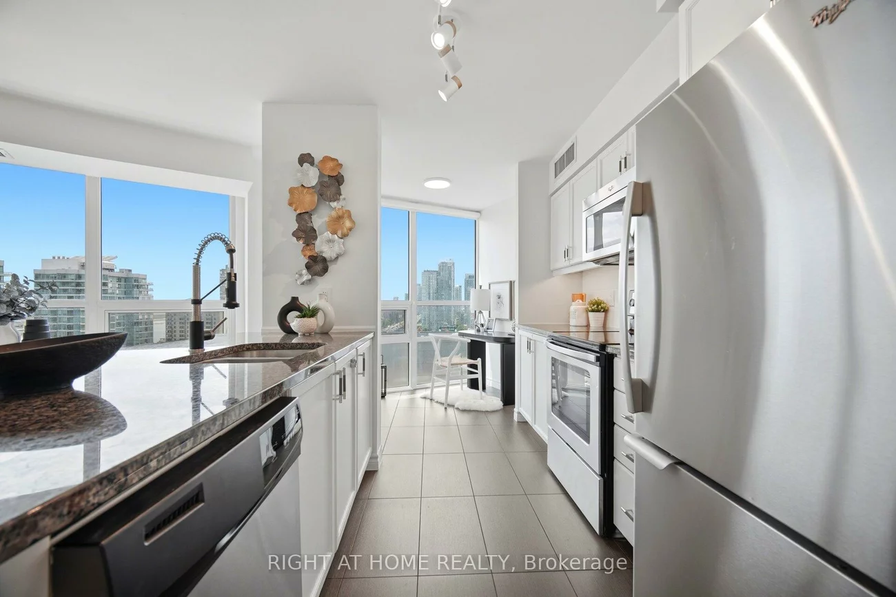 19, Grand Trunk, Waterfront Communities C1, Toronto