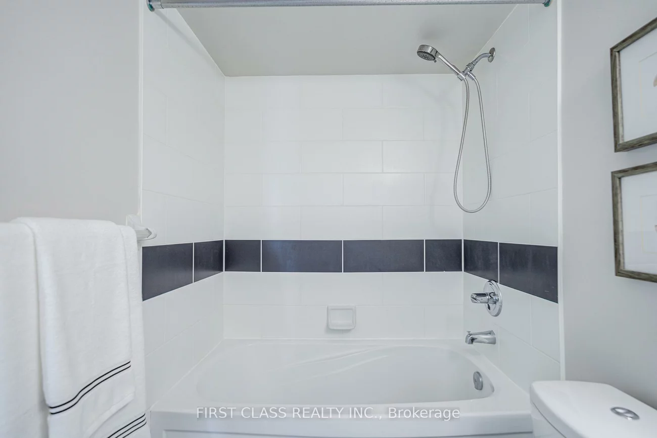 17, Anndale, Willowdale East, Toronto
