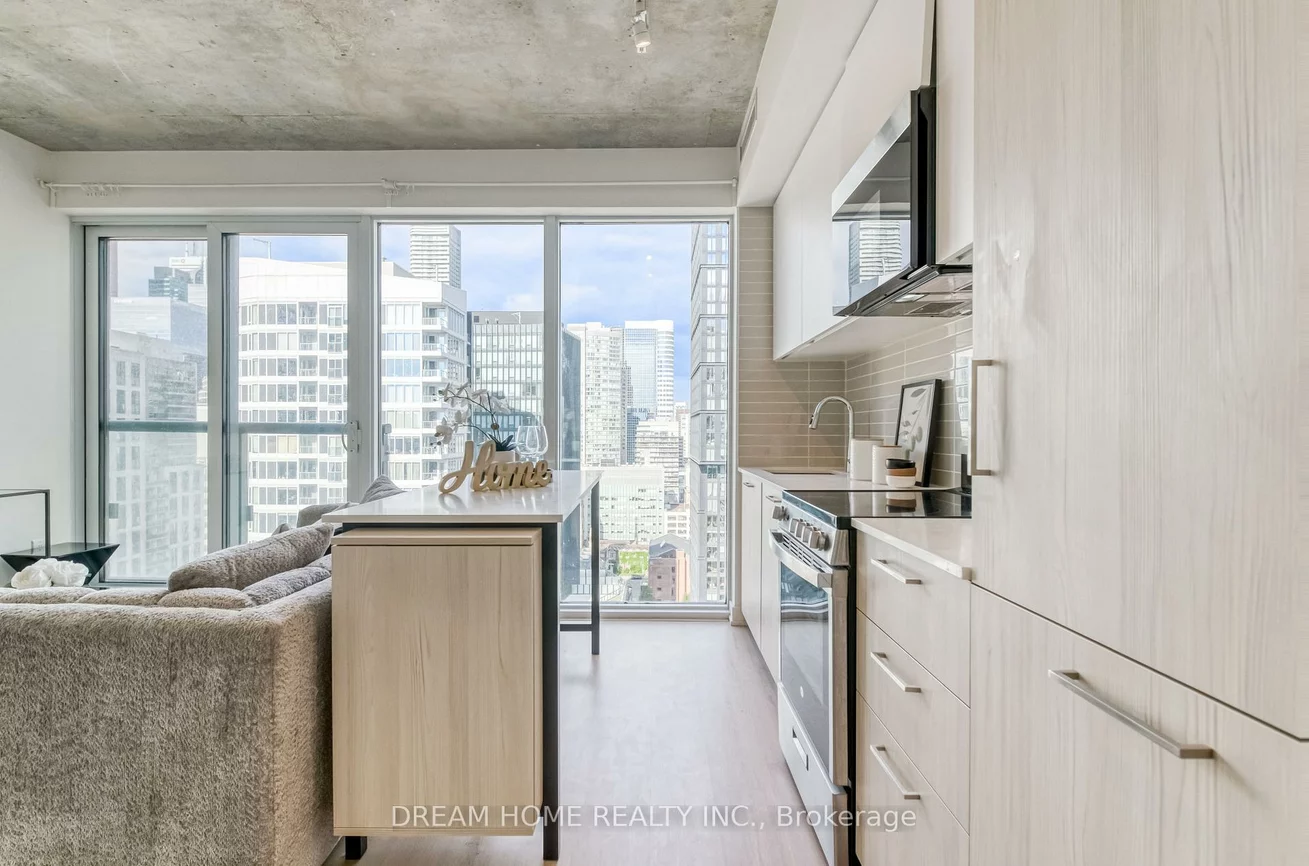 65, Mutual, Church-Yonge Corridor, Toronto