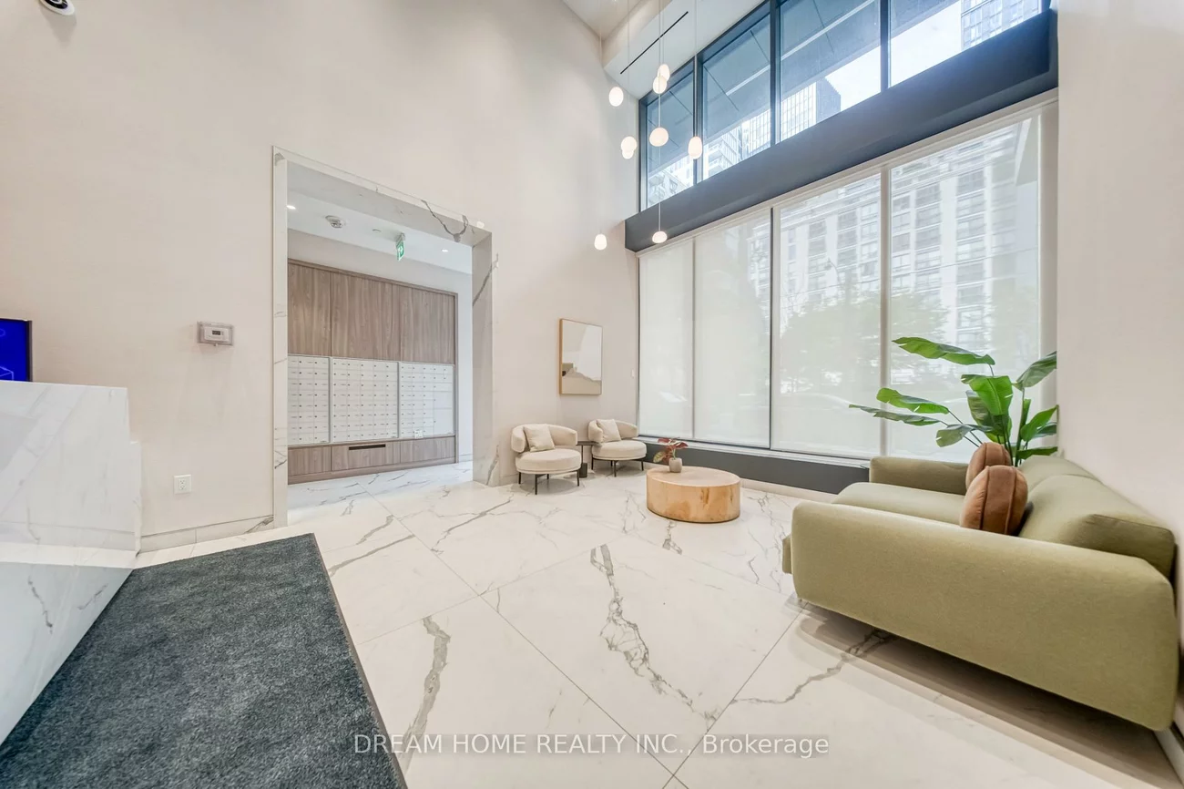65, Mutual, Church-Yonge Corridor, Toronto
