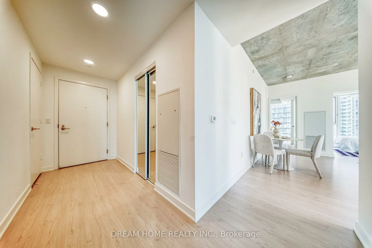 65, Mutual, Church-Yonge Corridor, Toronto