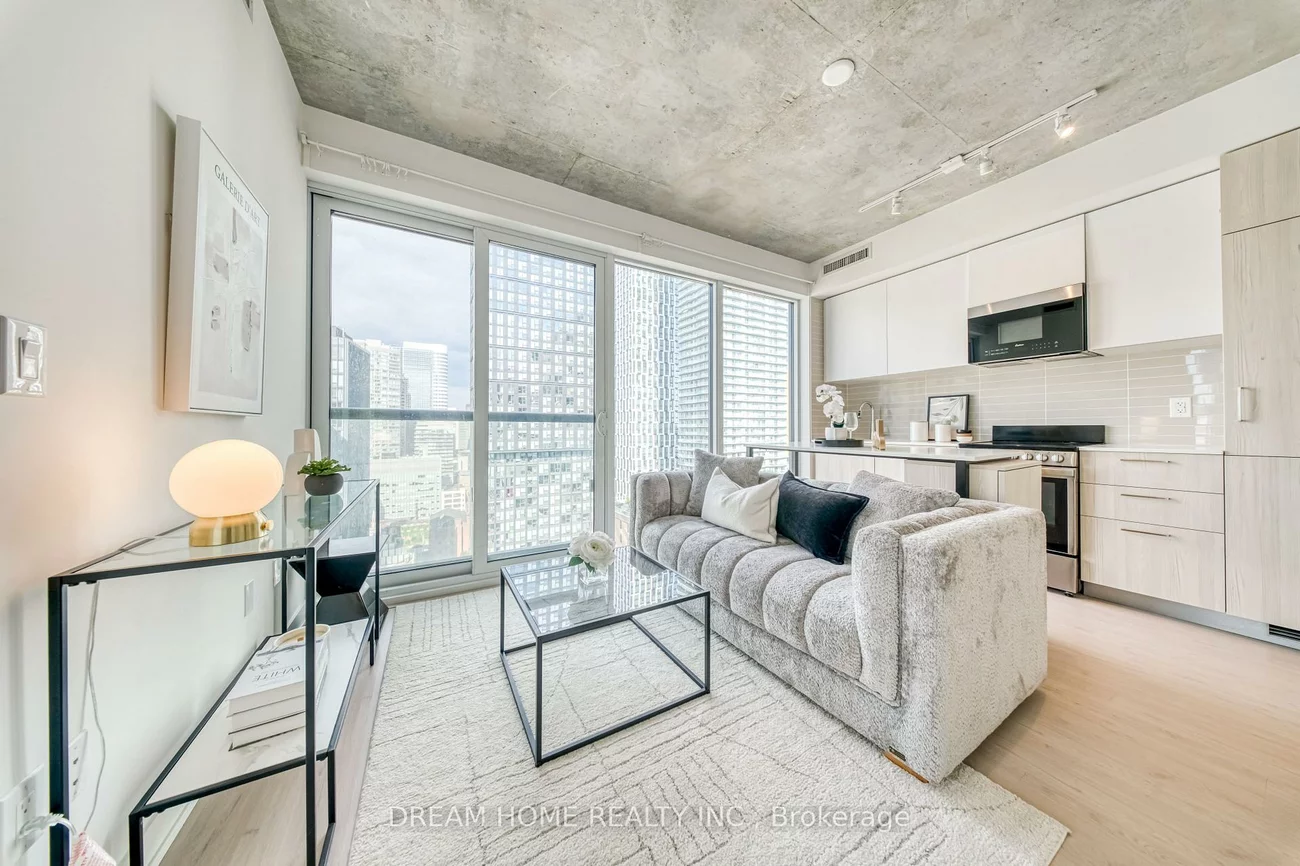 65, Mutual, Church-Yonge Corridor, Toronto