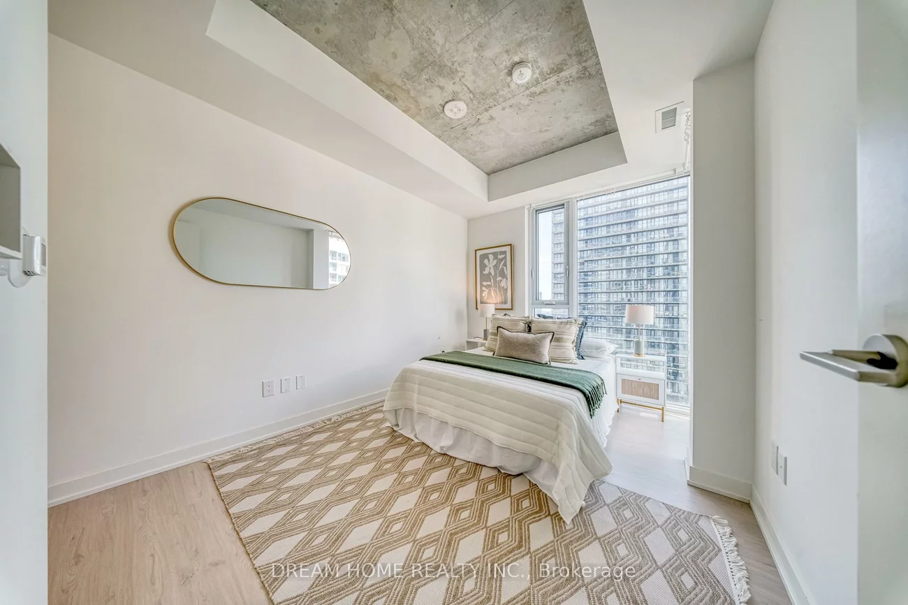 65, Mutual, Church-Yonge Corridor, Toronto