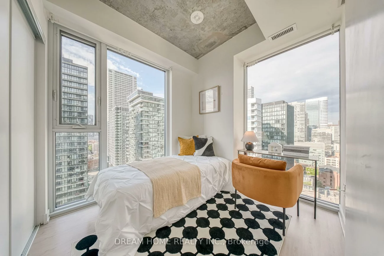 65, Mutual, Church-Yonge Corridor, Toronto