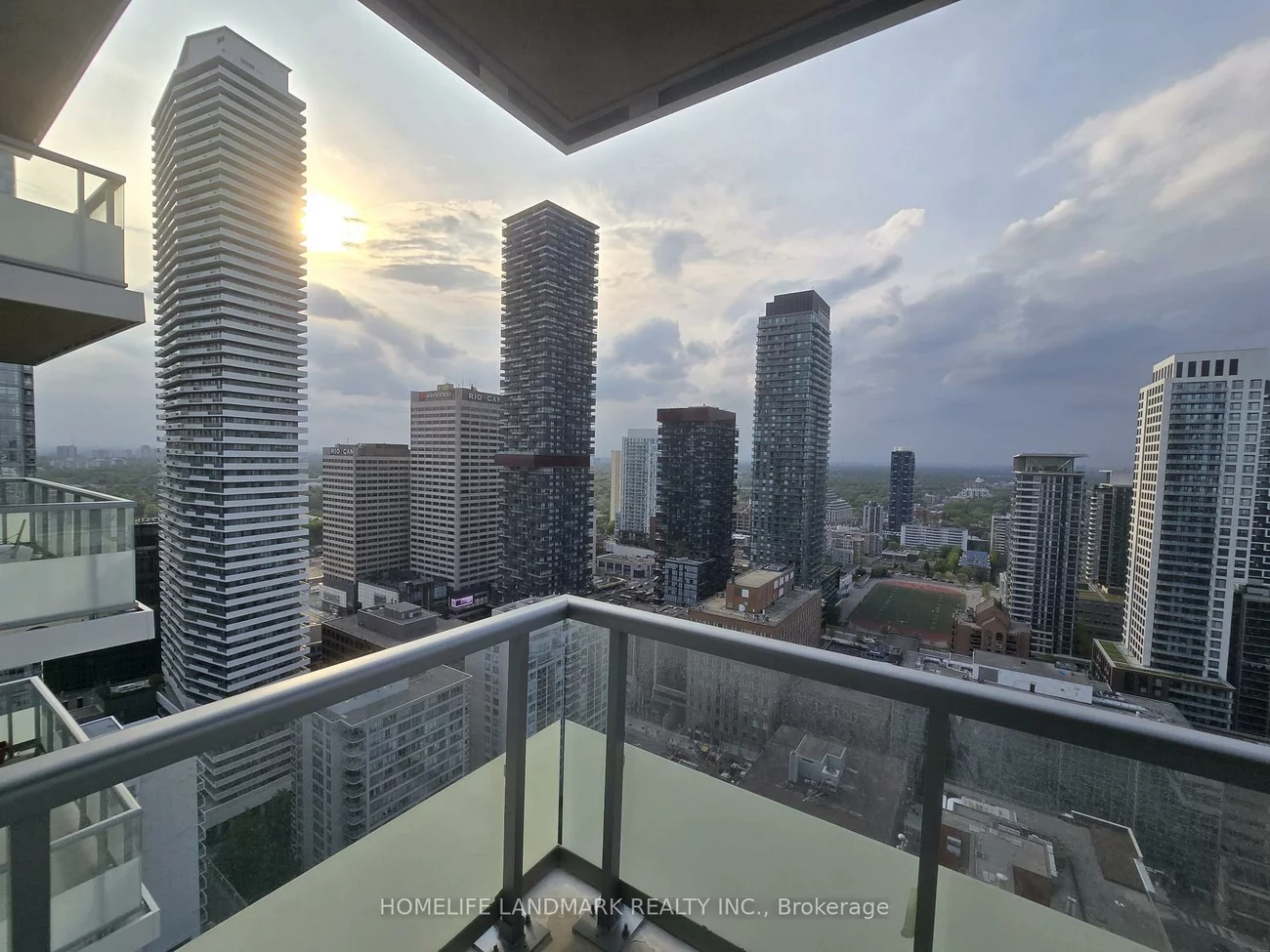 50, Dunfield, Mount Pleasant West, Toronto