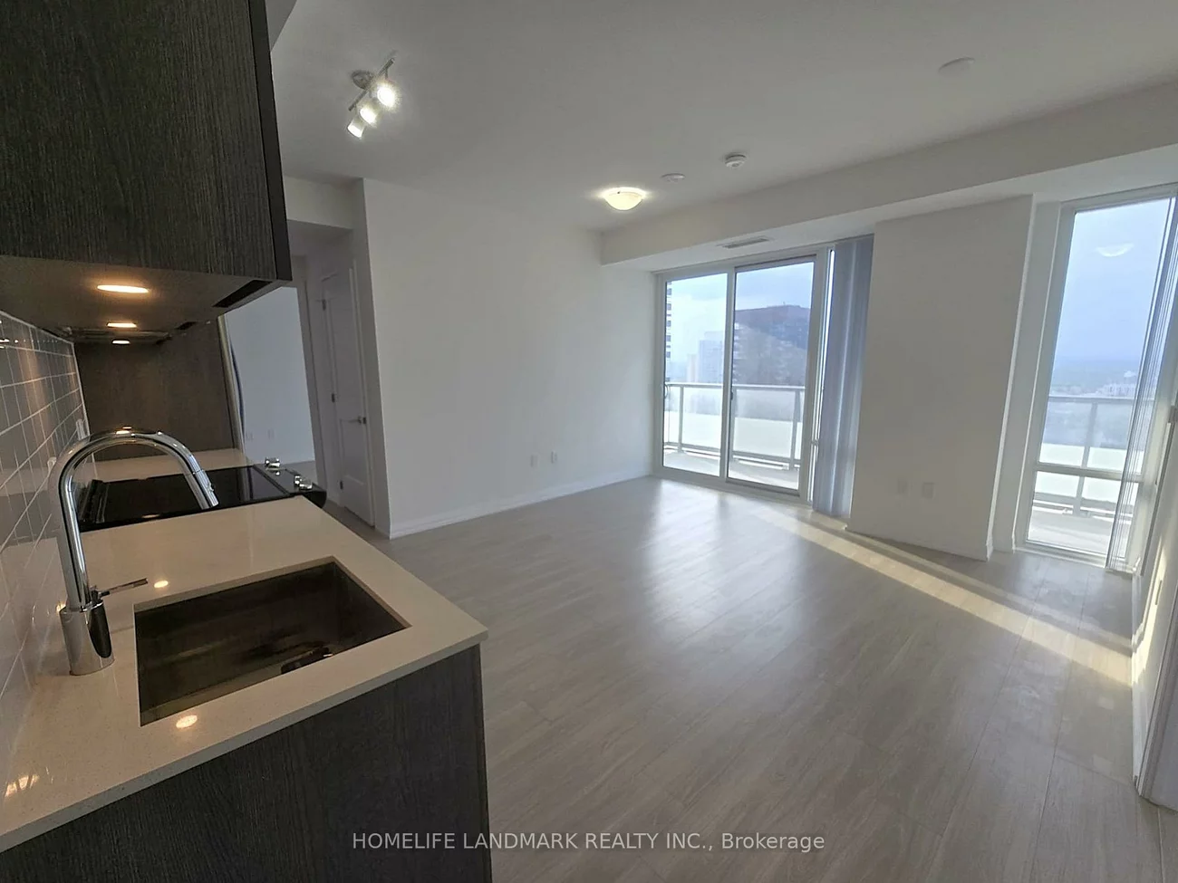 50, Dunfield, Mount Pleasant West, Toronto