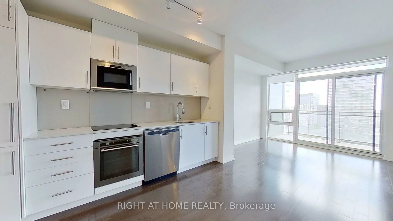 460, Adelaide, Moss Park, Toronto