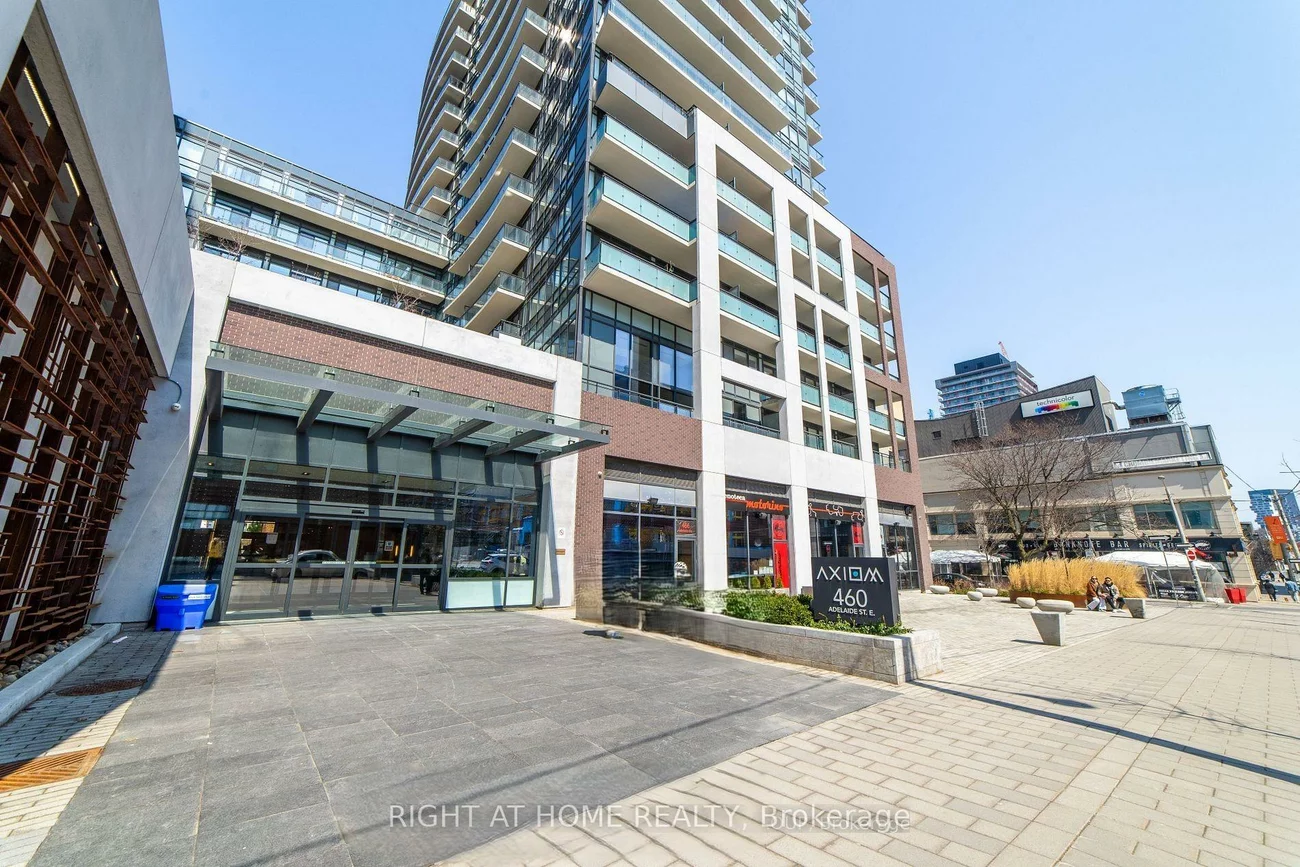 460, Adelaide, Moss Park, Toronto
