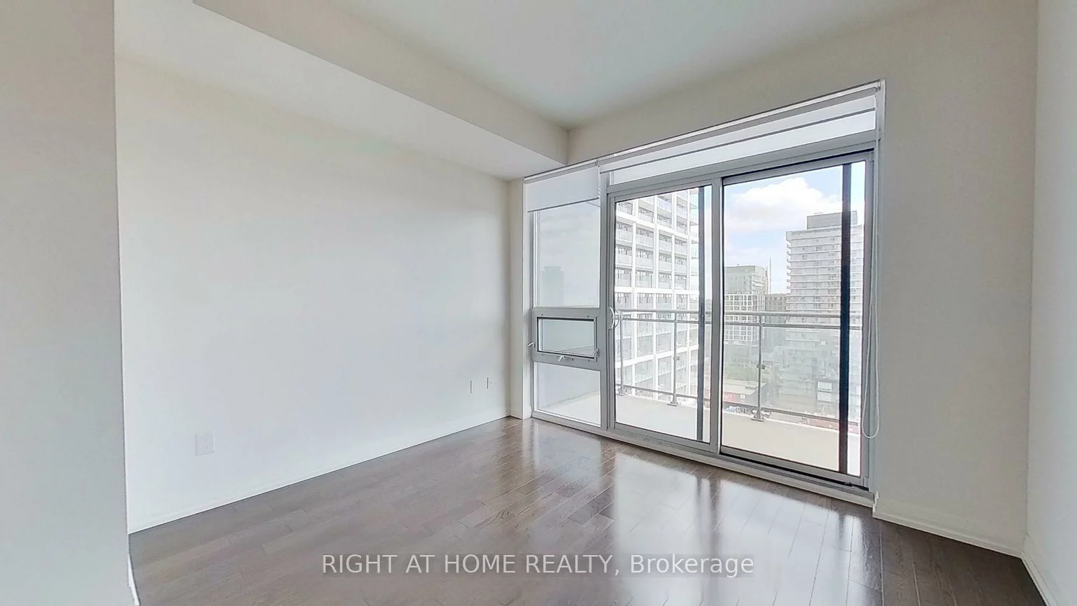 460, Adelaide, Moss Park, Toronto