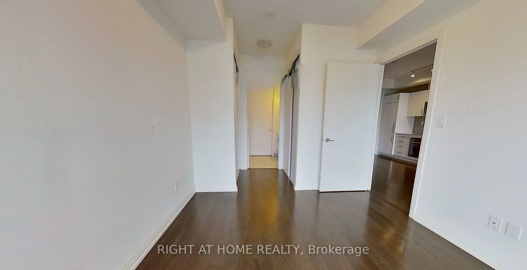 460, Adelaide, Moss Park, Toronto