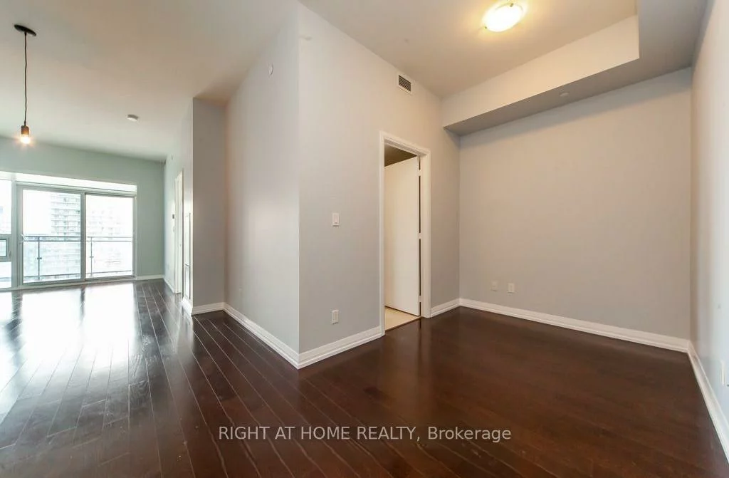 460, Adelaide, Moss Park, Toronto
