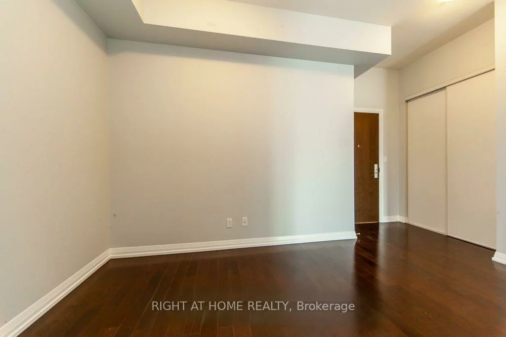 460, Adelaide, Moss Park, Toronto