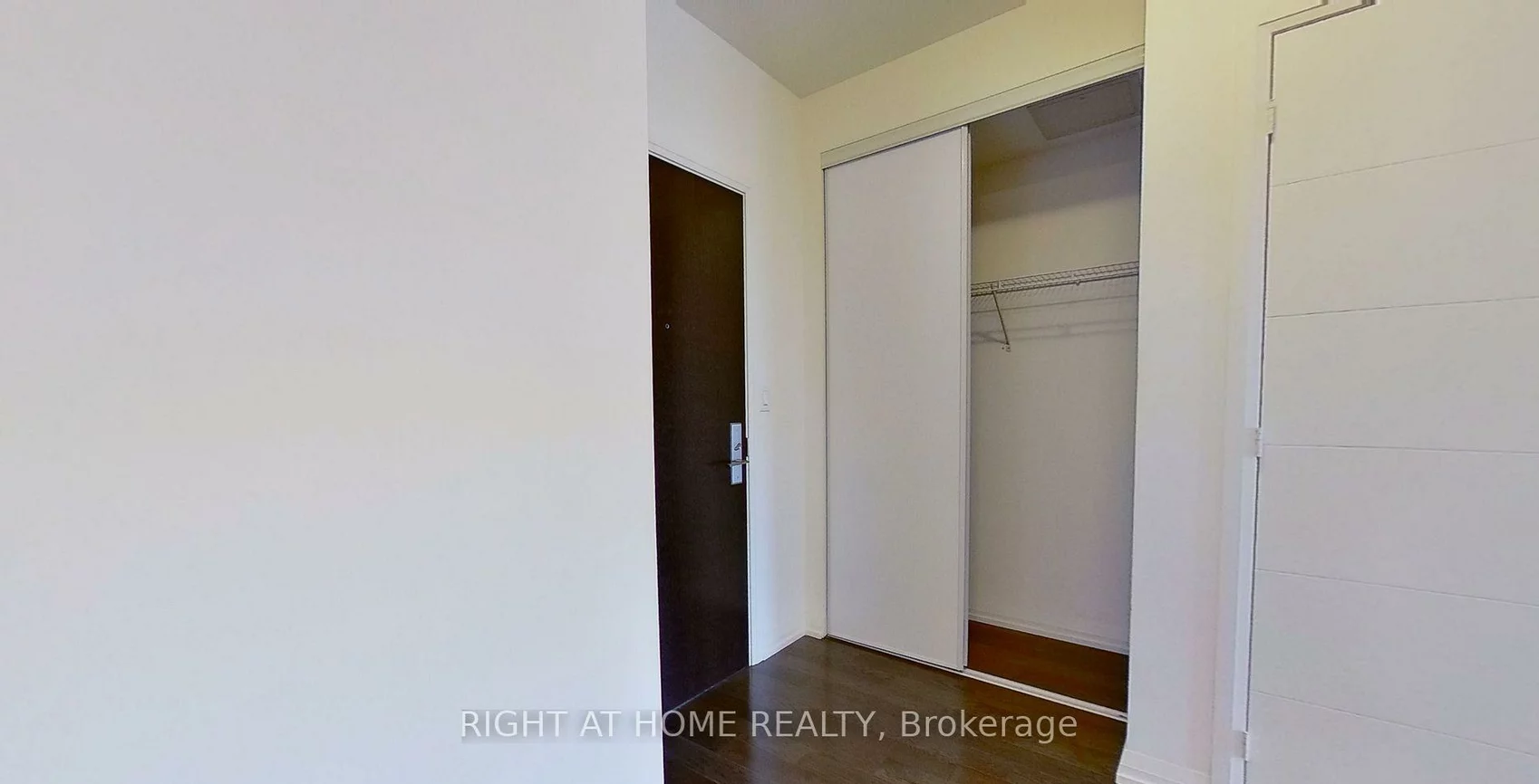 460, Adelaide, Moss Park, Toronto