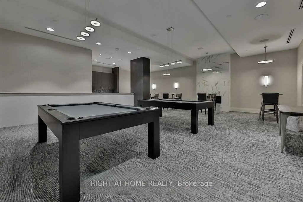 460, Adelaide, Moss Park, Toronto