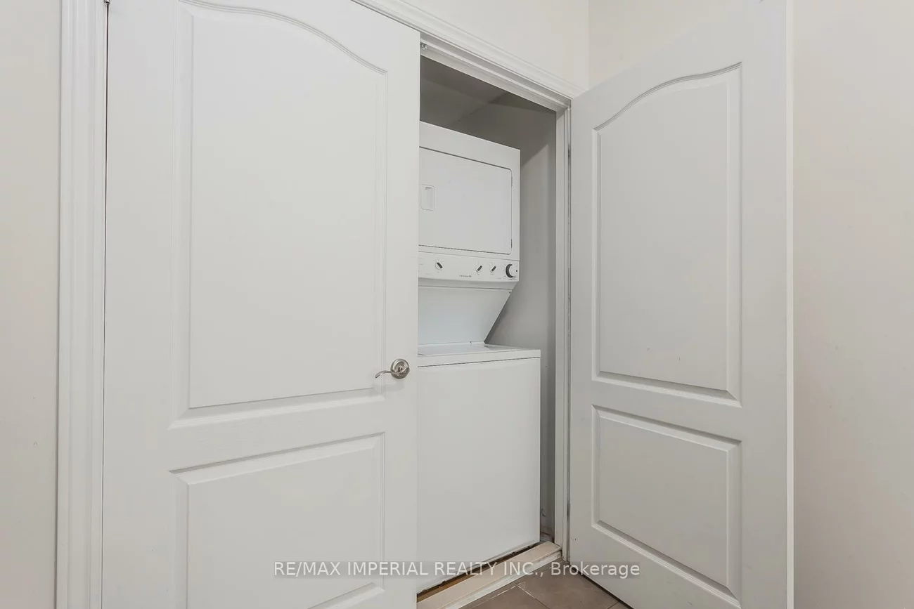 39, Drewry, Newtonbrook West, Toronto