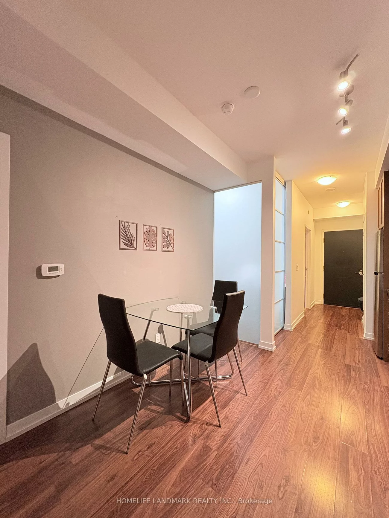 98, Lillian, Mount Pleasant West, Toronto