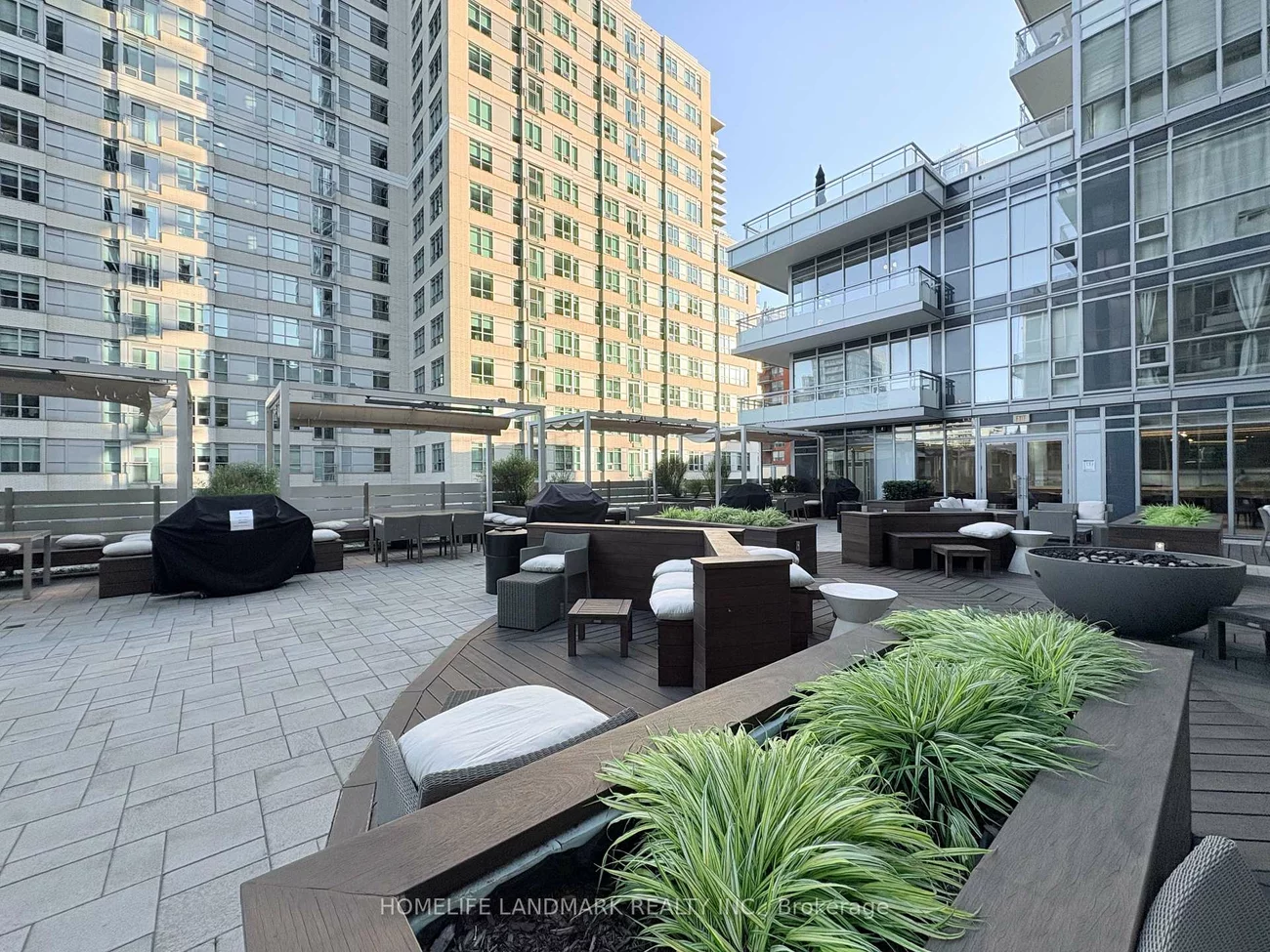98, Lillian, Mount Pleasant West, Toronto