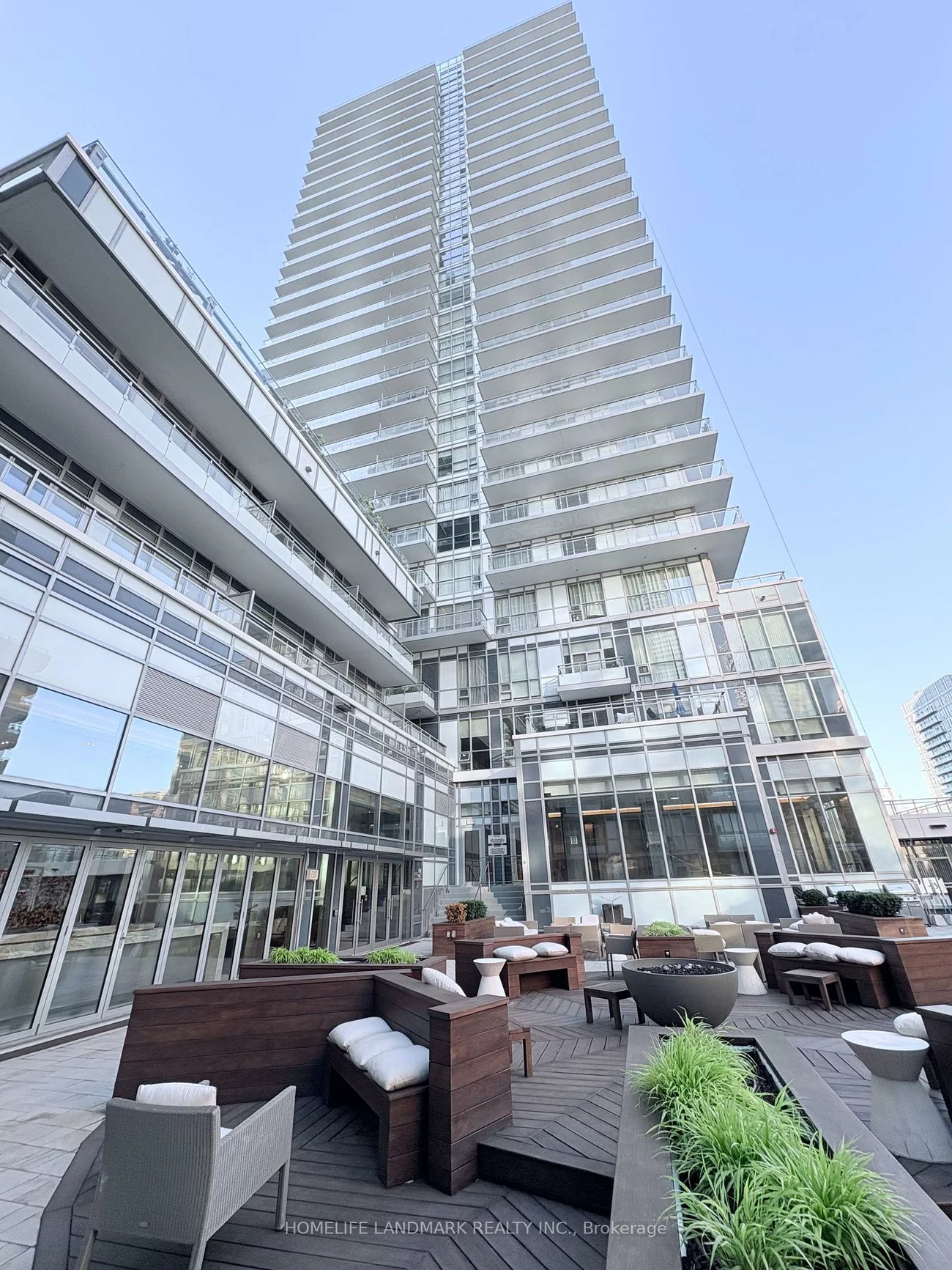 98, Lillian, Mount Pleasant West, Toronto