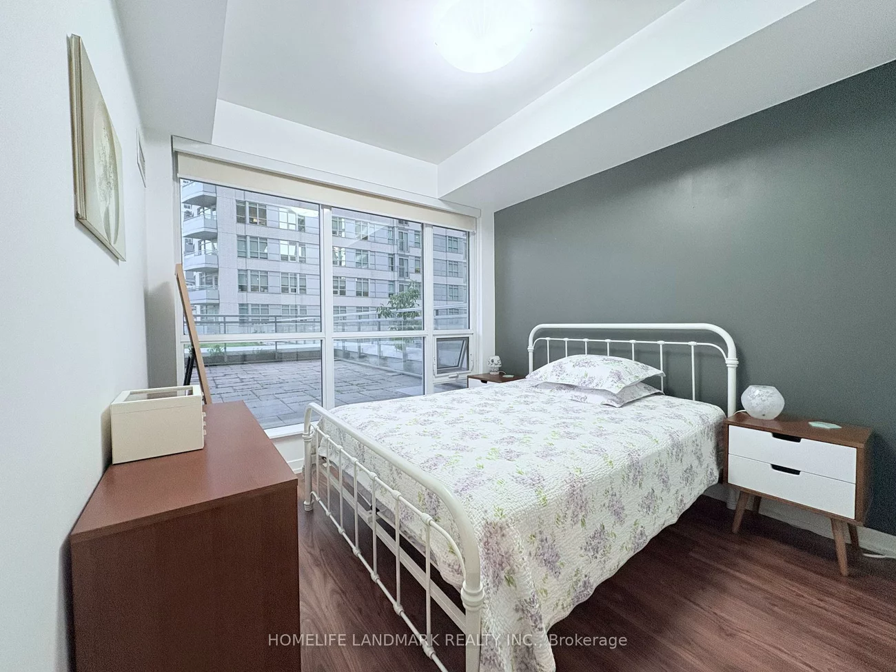 98, Lillian, Mount Pleasant West, Toronto