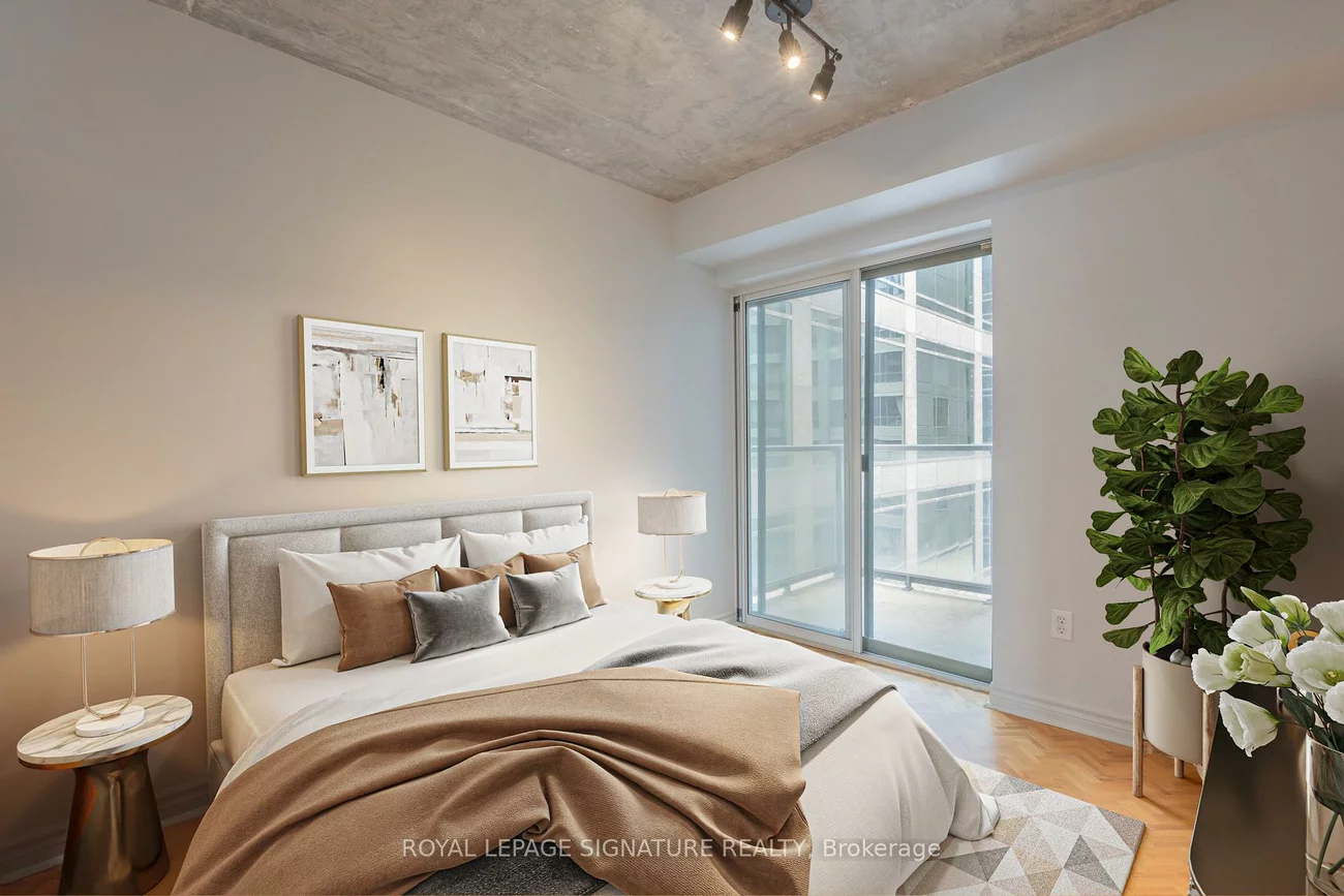 30, Hayden, Church-Yonge Corridor, Toronto