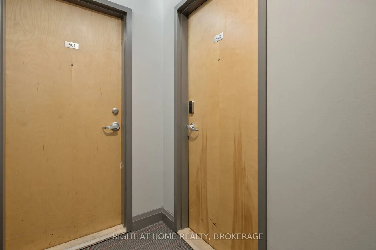 8, Wellesley, Church-Yonge Corridor, Toronto