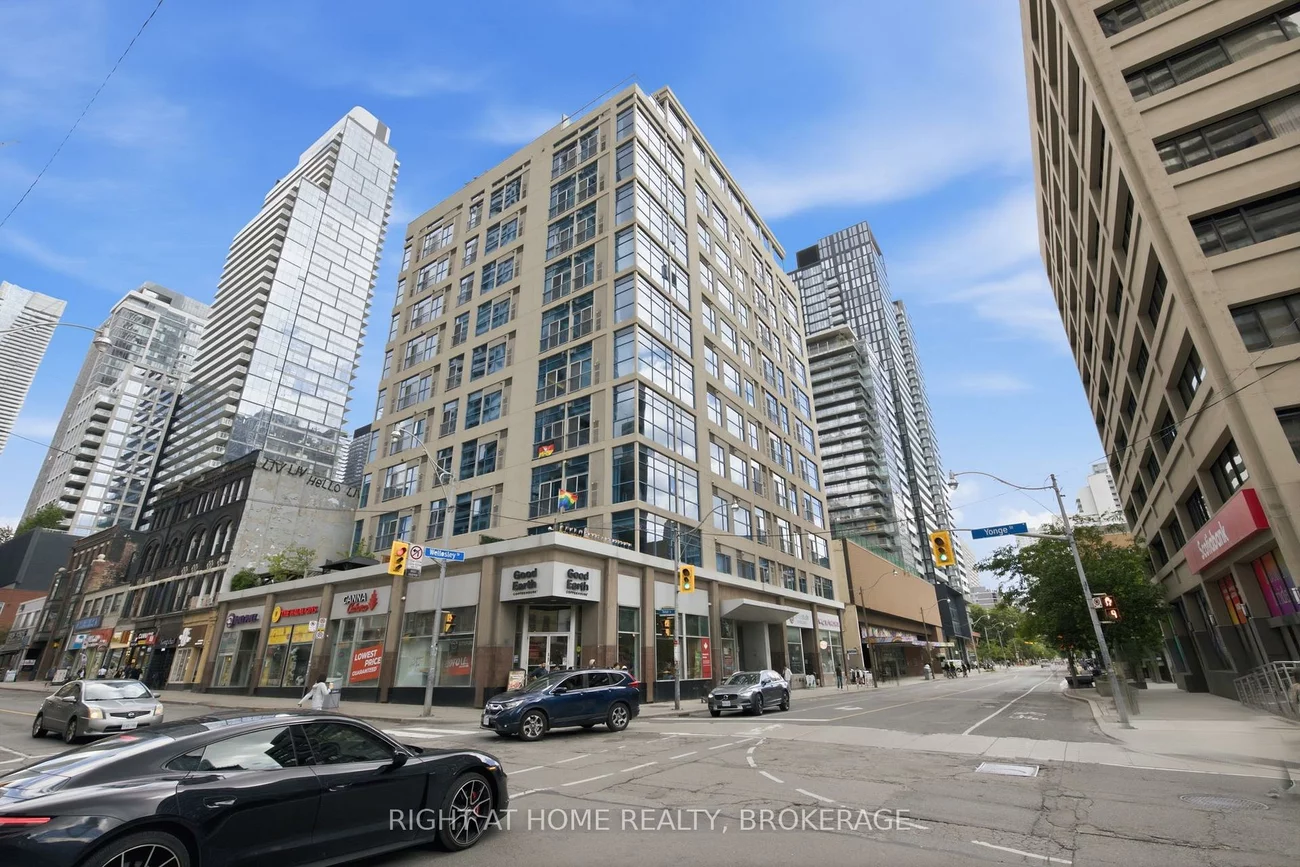 8, Wellesley, Church-Yonge Corridor, Toronto