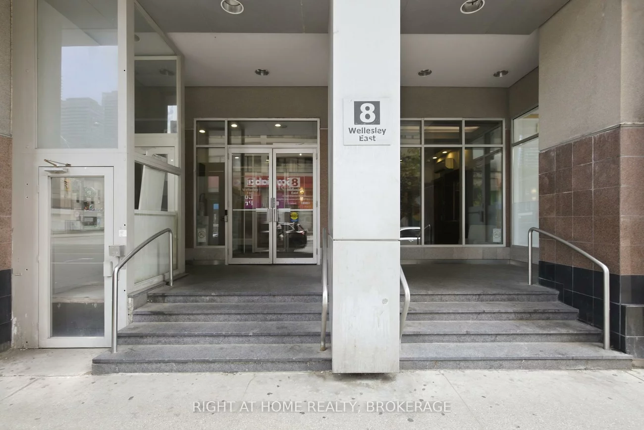 8, Wellesley, Church-Yonge Corridor, Toronto