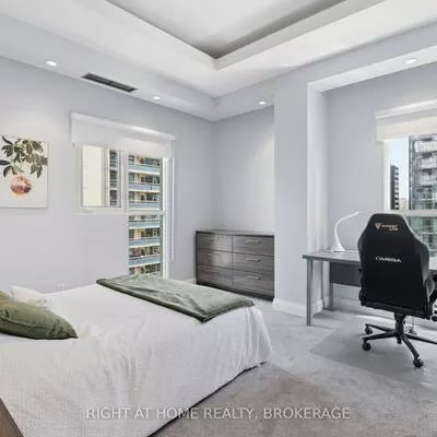 8, Wellesley, Church-Yonge Corridor, Toronto
