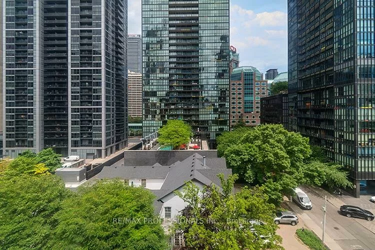 88, Charles, Church-Yonge Corridor, Toronto
