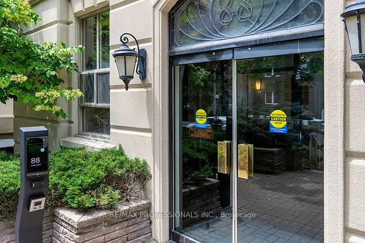 88, Charles, Church-Yonge Corridor, Toronto