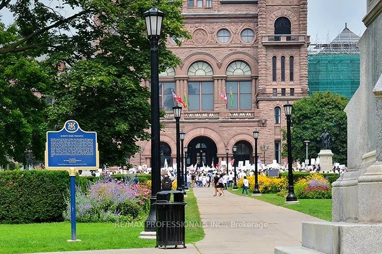 88, Charles, Church-Yonge Corridor, Toronto
