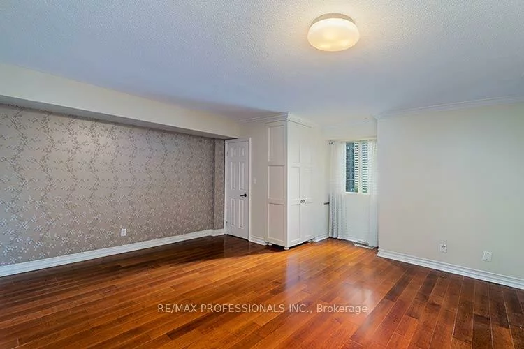 88, Charles, Church-Yonge Corridor, Toronto