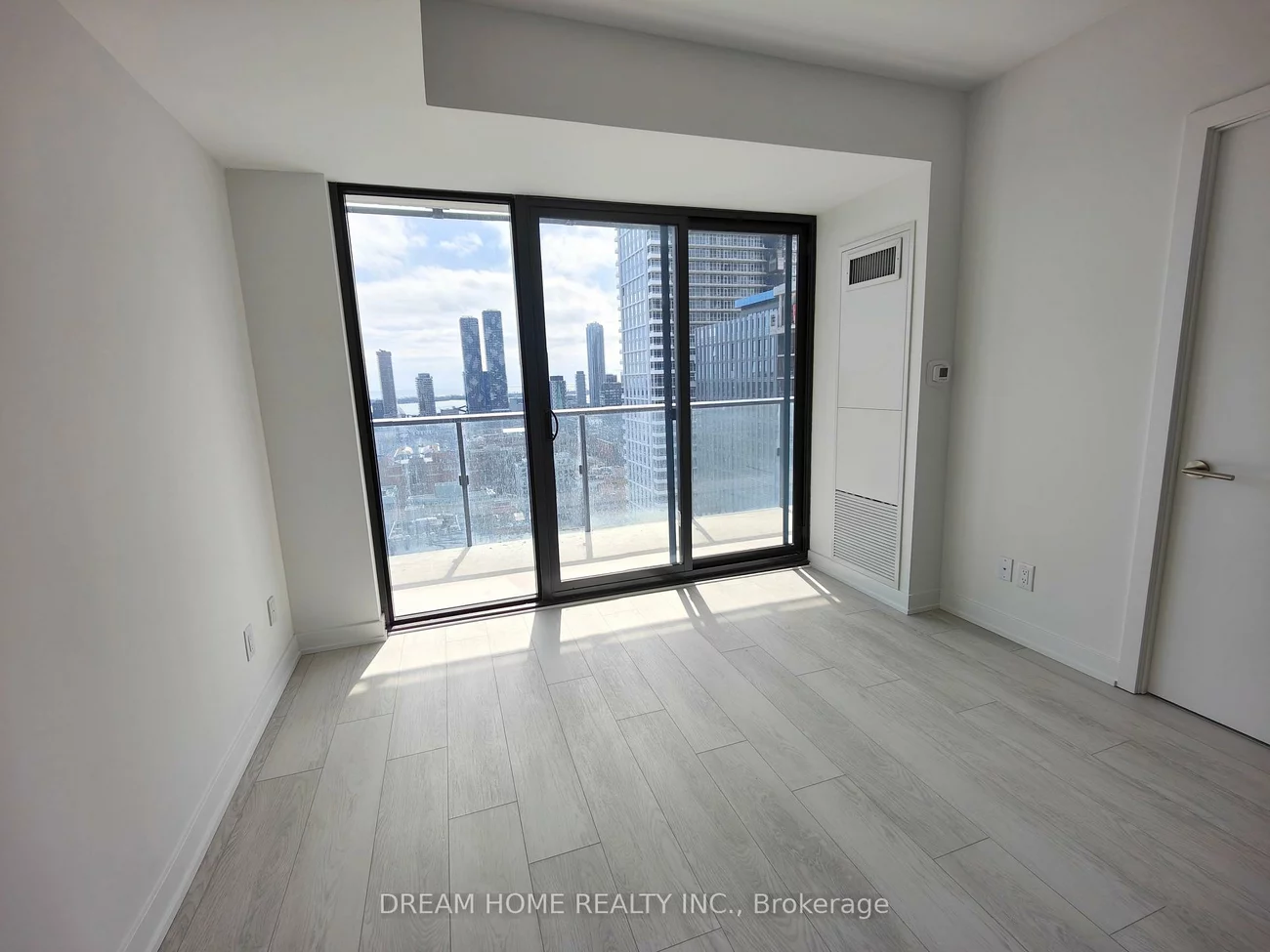 47, Mutual, Church-Yonge Corridor, Toronto