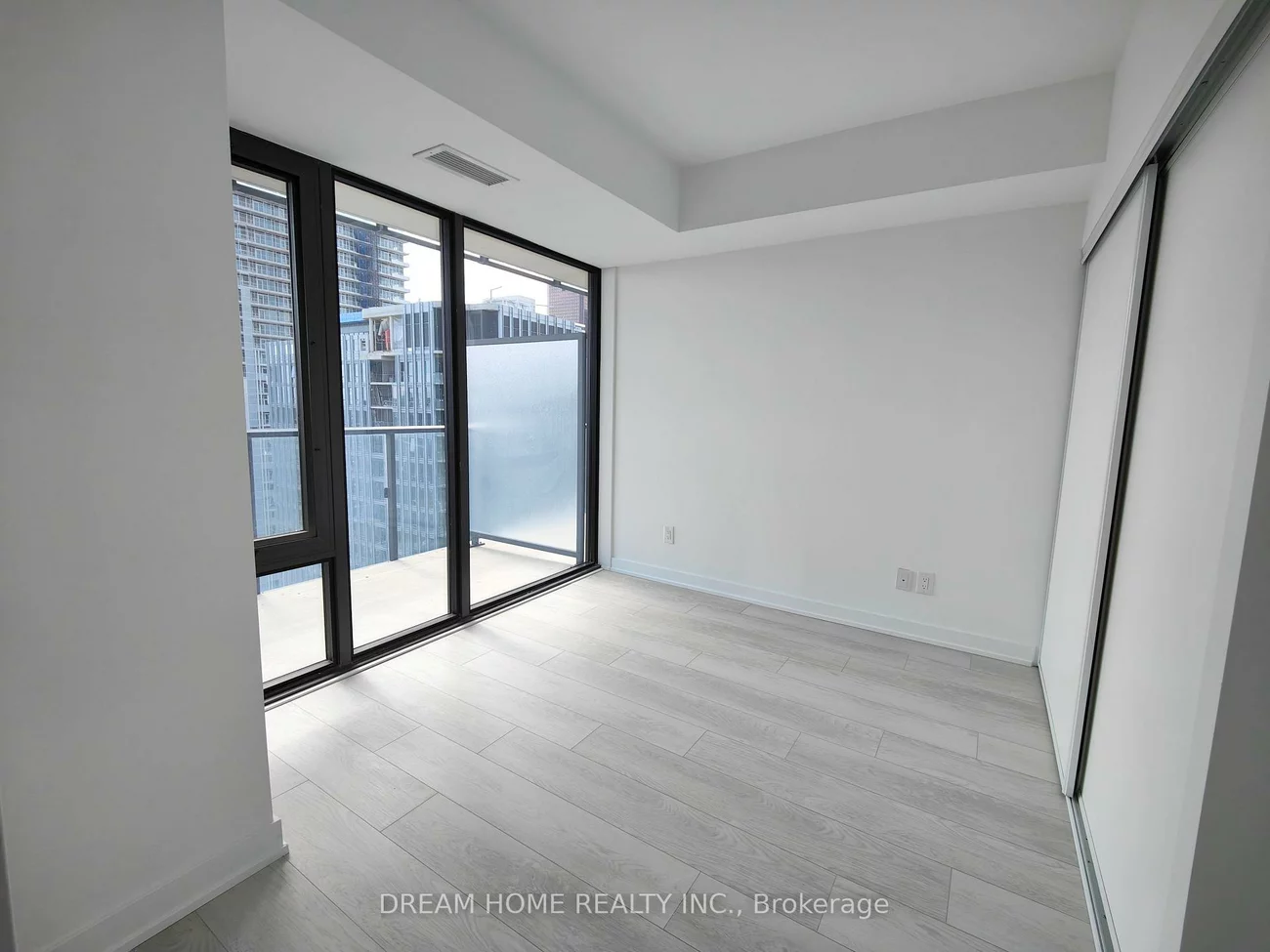 47, Mutual, Church-Yonge Corridor, Toronto