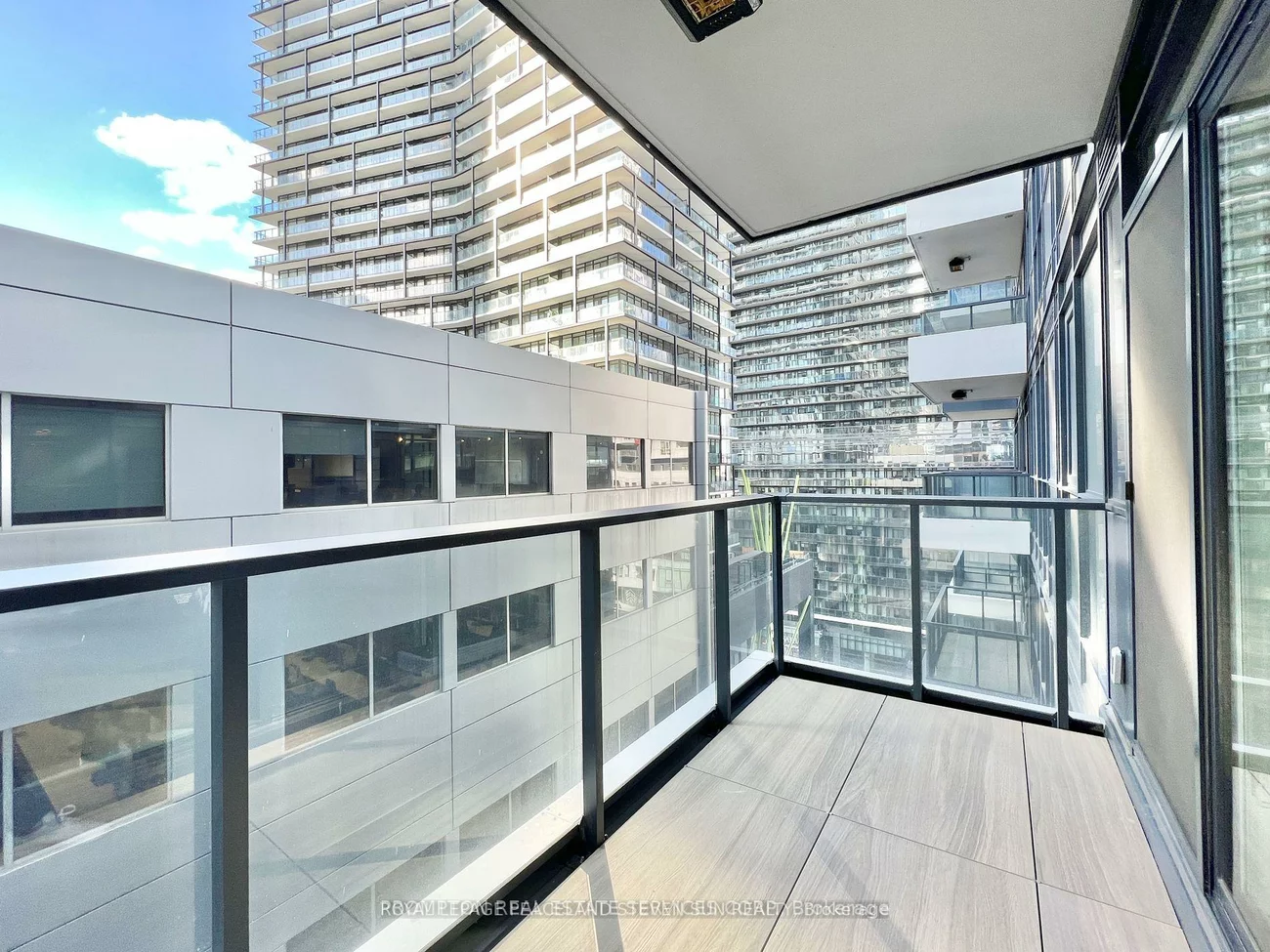 38, Widmer, Waterfront Communities C1, Toronto