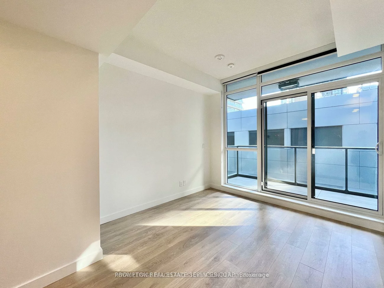 38, Widmer, Waterfront Communities C1, Toronto