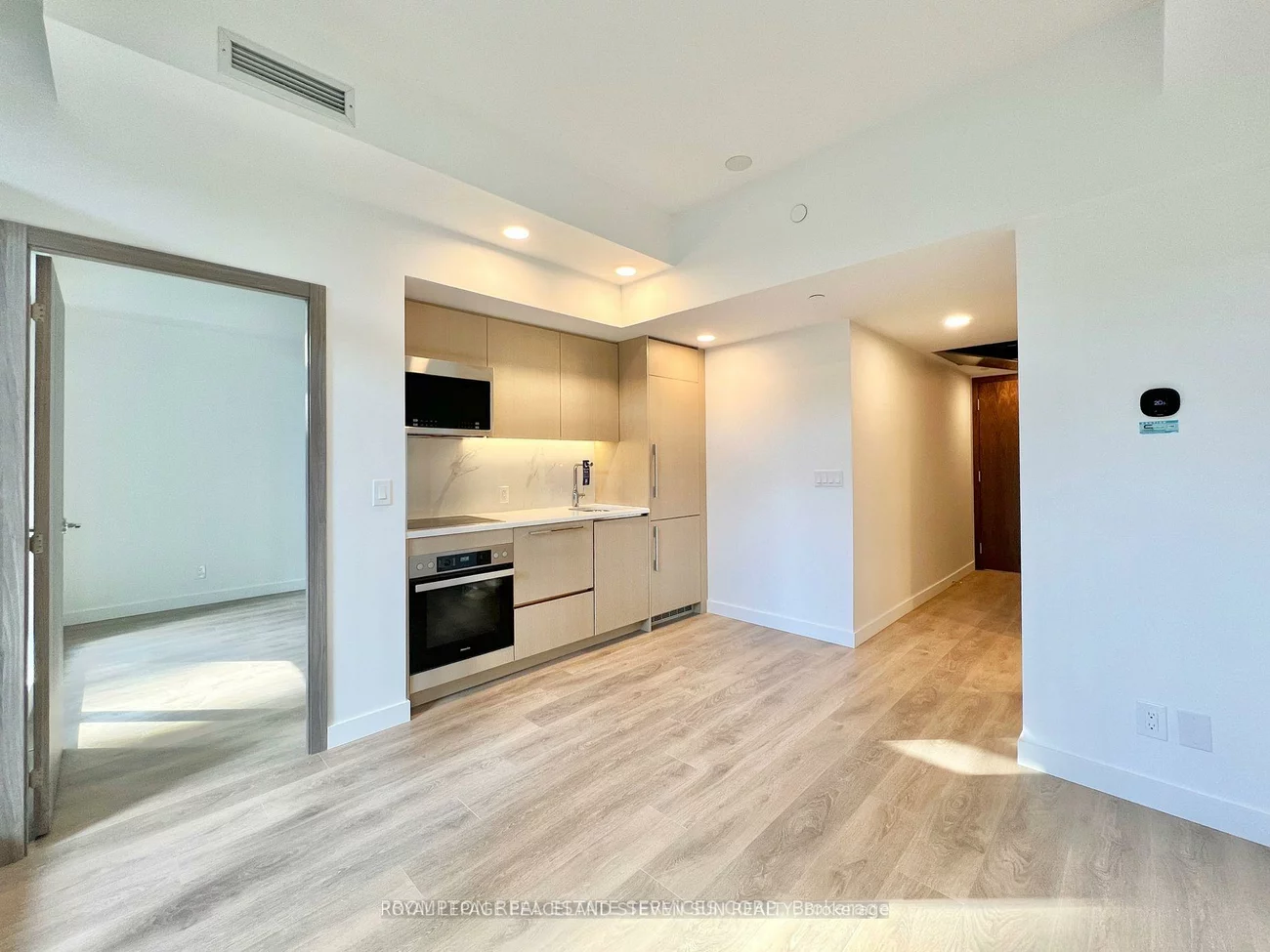 38, Widmer, Waterfront Communities C1, Toronto