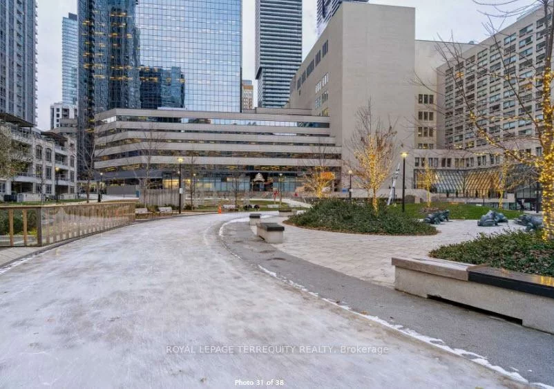 711, Bay, Bay Street Corridor, Toronto