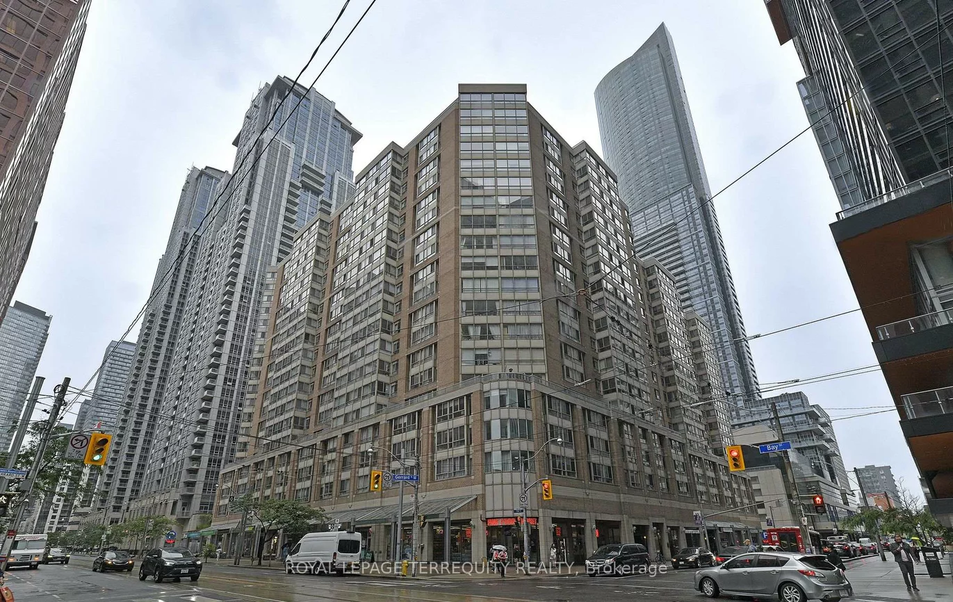 711, Bay, Bay Street Corridor, Toronto