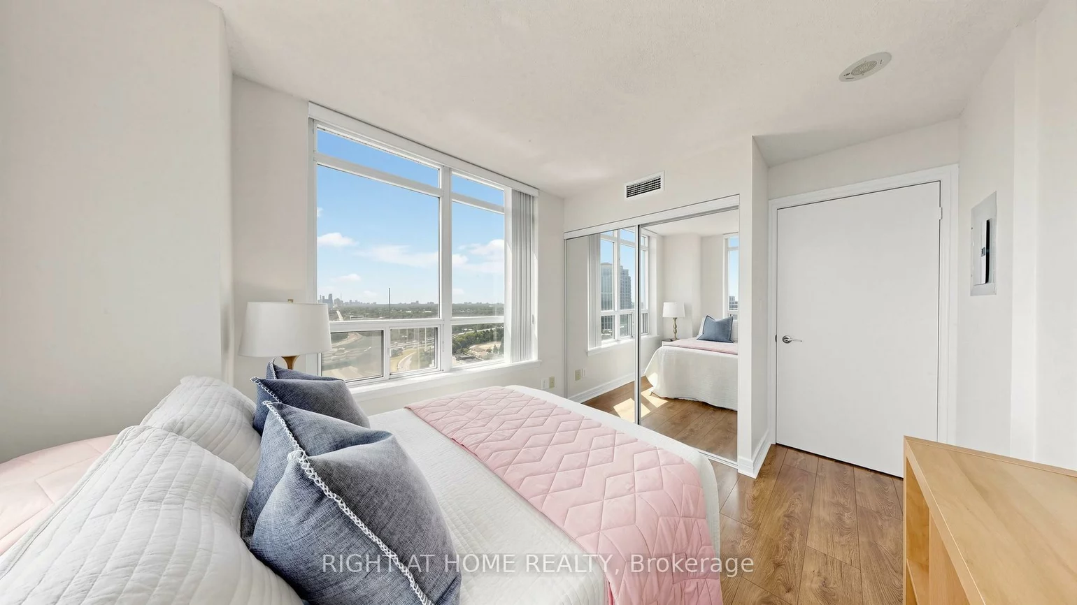18, Harrison Garden, Willowdale East, Toronto
